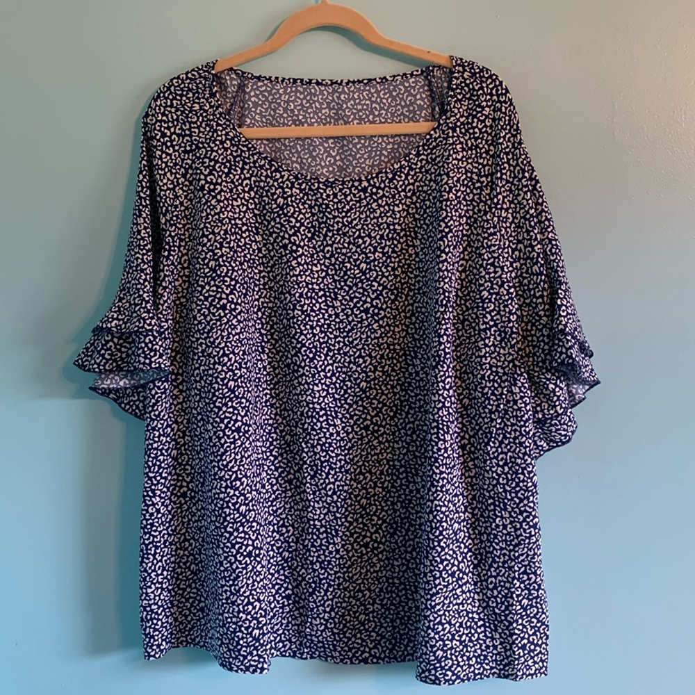 Lightweight navy and cream print 4XL women’s top with longer ruffle sleeves